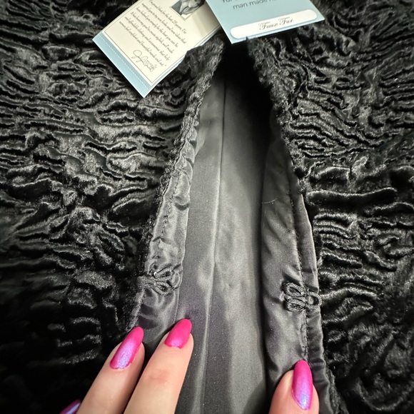 Jaclyn Smith Black Velvet Vest with Faux Fur Collar Size Large - Picture 4 of 7